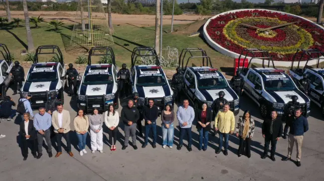 Gámez Mendívil entrega patrullas híbridas: más cobertura y menos costos operativos en Culiacán.