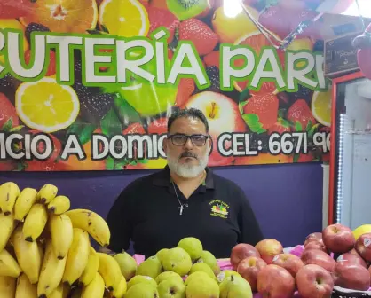 Jorge Luis Parra y su frutería resisten el paso del tiempo en el Mercadito del Humaya