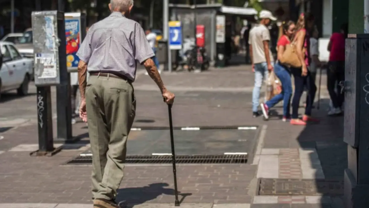Caminar por la ciudad es uno de los mejores ejercicios que se puede realizar. Foto: Cortesía.