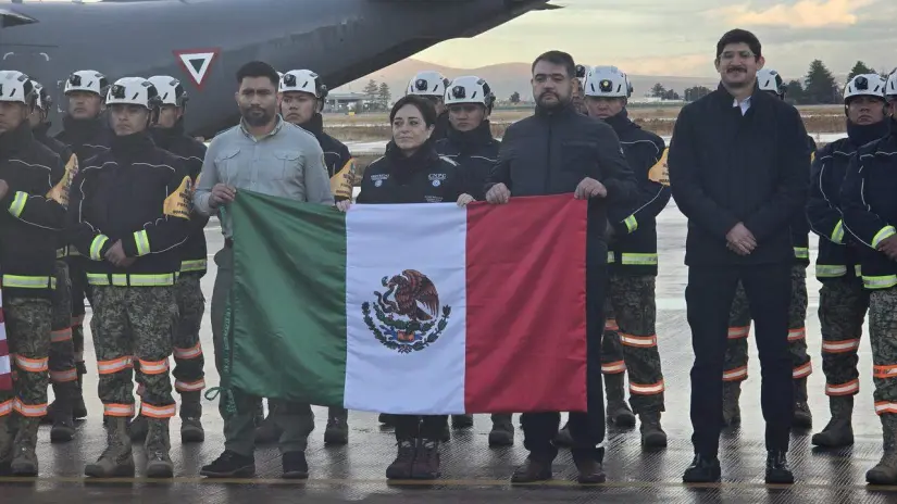 México envía 74 expertos en combate de incendios para apoyar a California en emergencia forestal