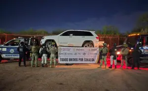 Decomisan 14 camionetas, arsenal y liberan a dos personas secuestradas en Sinaloa; hay 14 detenidos