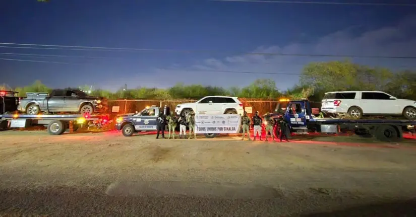 Algunos de los vehículos asegurados en Sinaloa. Foto: Cortesía