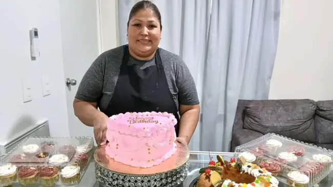 María Isabel emprendió su negocio de repostería hace cinco años, hoy es su forma de vida en Zona Dorada, del sector Los Ángeles.
