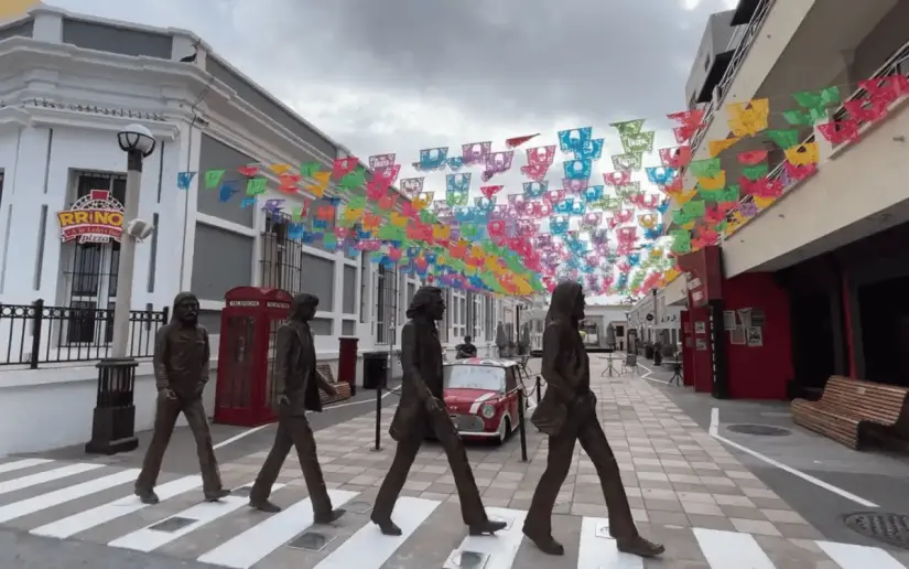 Estatua de los Beatles