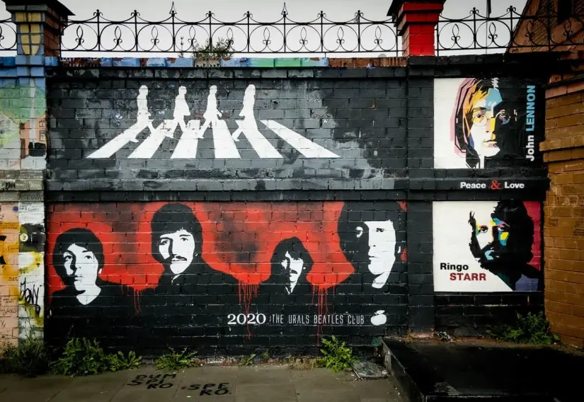 Mural en honor a The Beatles en Ekatiremburgo, Rusia.