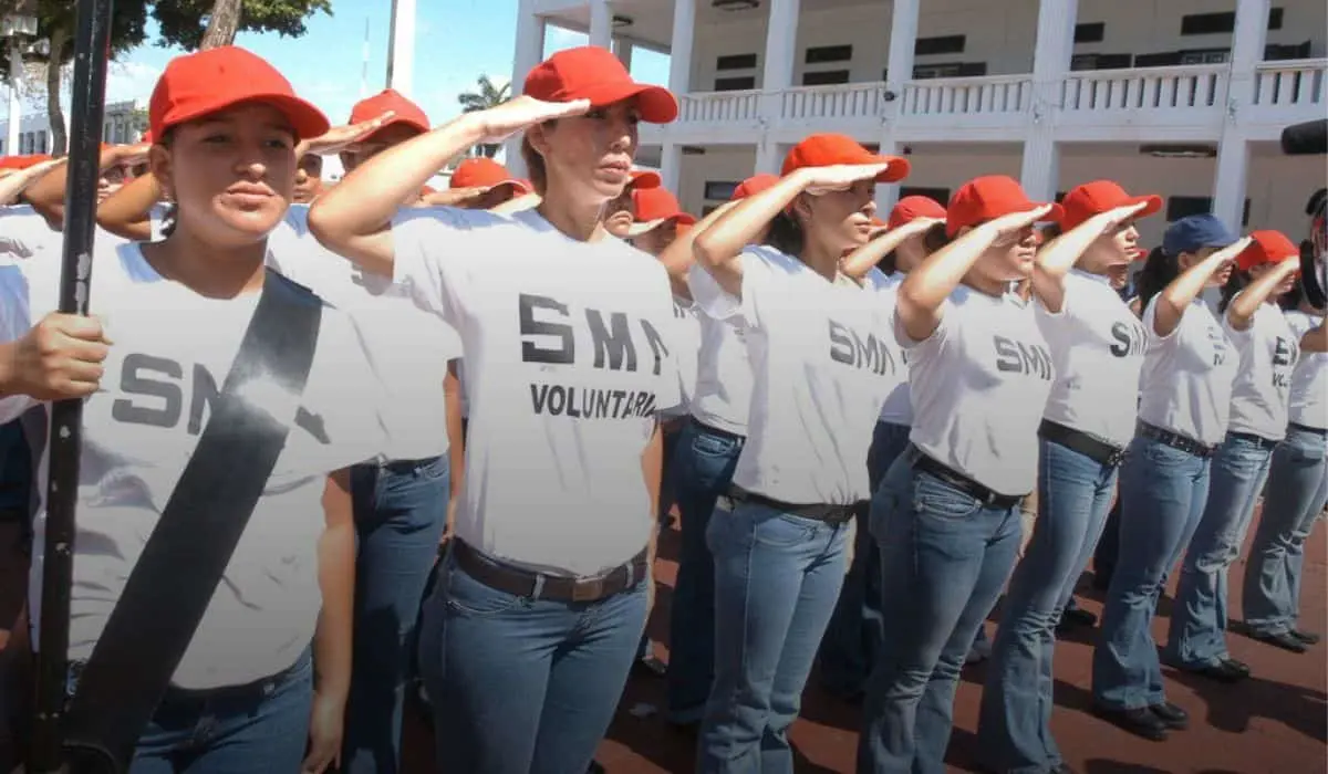 Fila del pelotón durante un entrenamiento del Servicio Militar