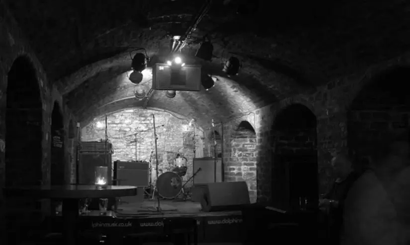 Interior de The Cavern Club en Liverpool