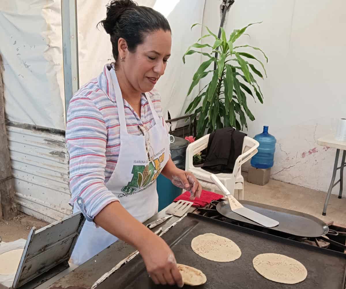 Con esfuerzo y tortillas de maíz, Olga Castro conquista paladares en Culiacán