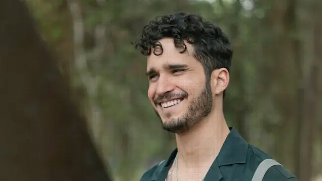 Andrés Obregón, cantante originario de León, Guanajuato.