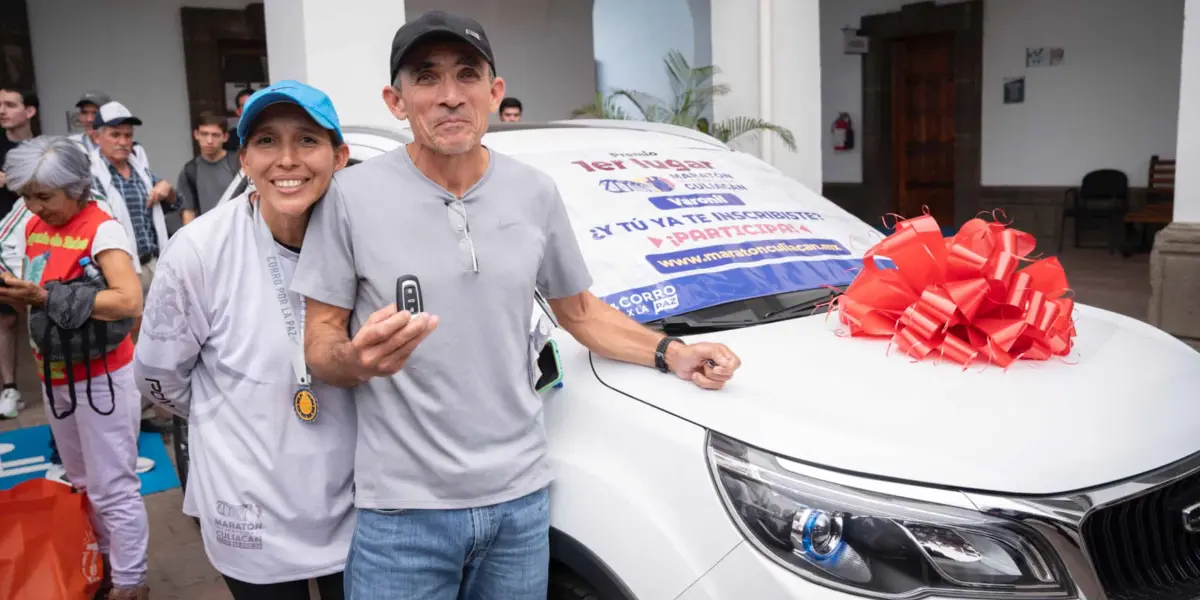 Martín Policarpio Rivera Avitia, originario de Tamazula, Durango, ganó la camioneta en el sorteo del Maratón Internacional de Culiacán 2025.