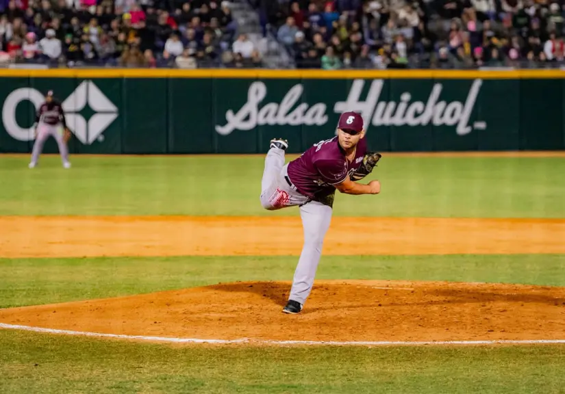 Emocionante juego de semifinal que se vivió en el estadio de los Tomateros. Foto: Cortesía