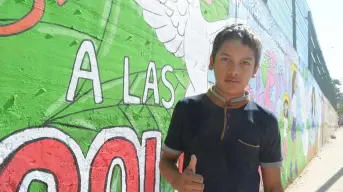 ¡Colores de esperanza! Con pinceles y sueños, Thaylor Alexander deja huella con murales de paz en Culiacán