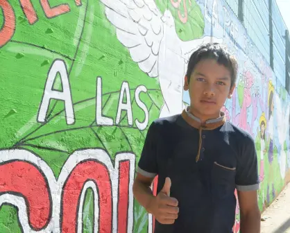 ¡Colores de esperanza! Con pinceles y sueños, Thaylor Alexander deja huella con murales de paz en Culiacán