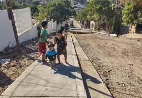 Pavimentación de calles en Renato Vega Amador en Culiacán mejora movilidad y calidad de vida