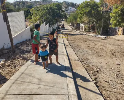 Pavimentación de calles en Renato Vega Amador en Culiacán mejora movilidad y calidad de vida