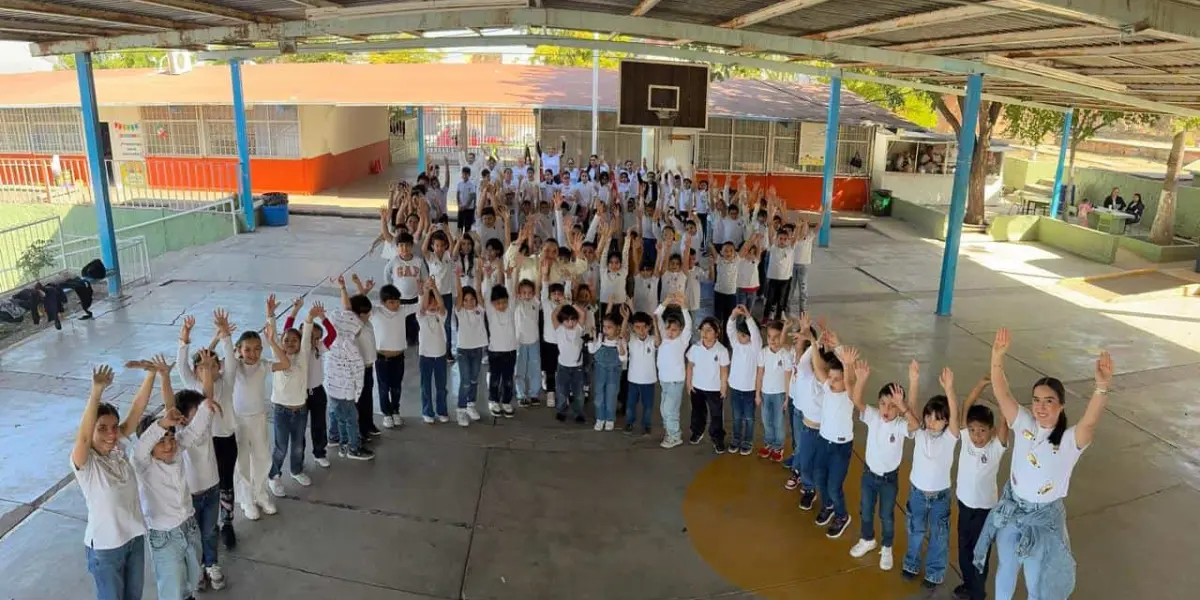 Los niños y docentes de la primaria Ignacio Manuel Altamirano en Culiacán se han unido para enseñar con el ejemplo, mostrando que la empatía, solidaridad y compromiso con la Paz son las herramientas que pueden transformar una realidad marcada por la violencia. 