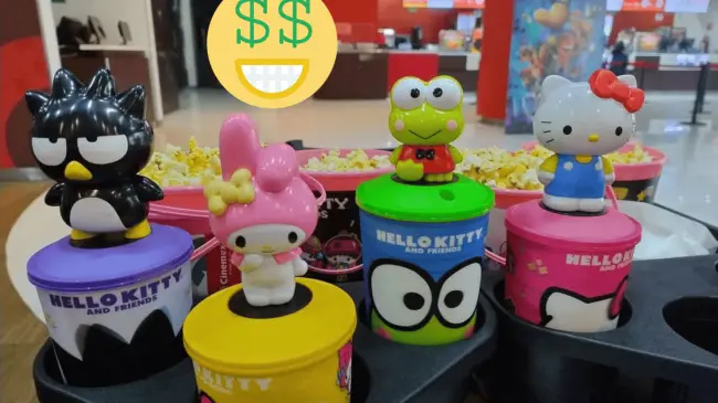 Cinemex inició con la venta de los vasos y cubeta palomera de Hello Kitty. Foto: Vasos De Cine Y C.