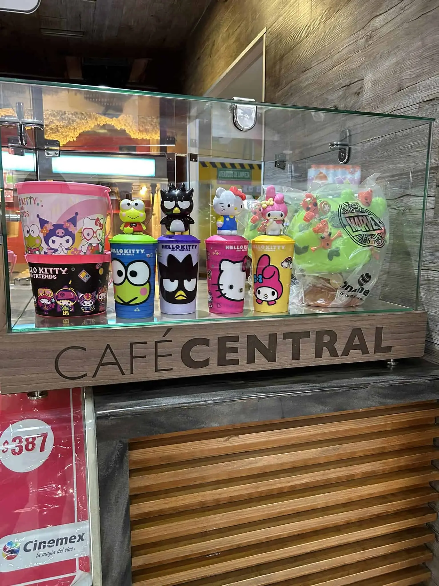 199 pesos vale el combo infantil de Hello Kitty y sus amigos en Cinemex. Foto: Ruth Leos  