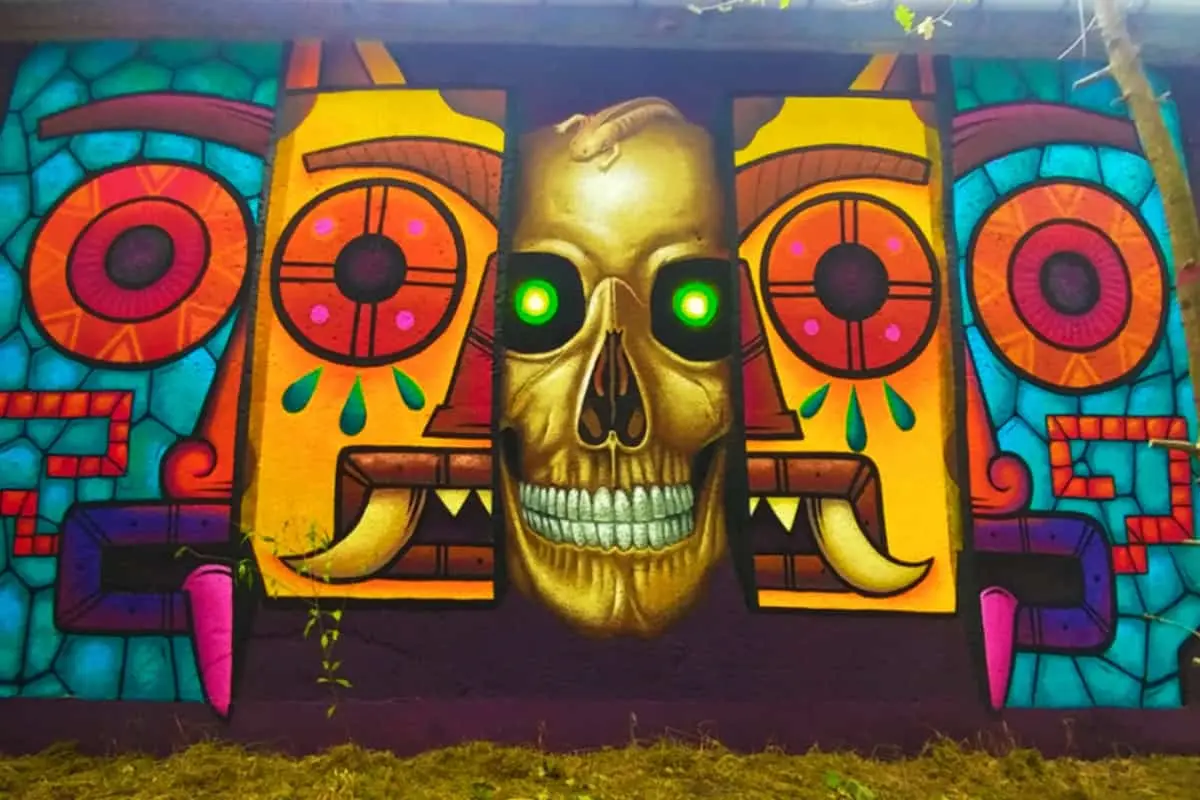 MURO COLABORATIVO CON LOS ARTISTAS: @SPIDERTAG-ARGENTINA / @OSCARAXOART-MÉXICO /@FEOFLIP-ISLAS CANARIAS. Fotografía de su página oficial: https://metzican.com/europa-primer-tour-de-murales-metzican