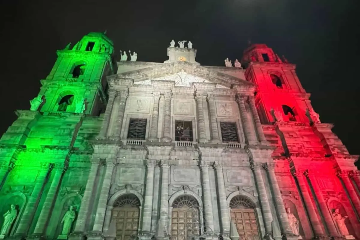 Catedral ubicada atrás de los Portales de Toluca. Imagen: Miriam Torres