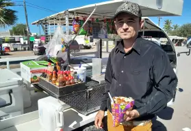 El Gallo Sosa con el sabor de los cueritos preparados conquista Villa Juárez