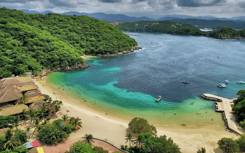 Bahías de Huatulco, en Oaxaca. Foto: Bahías de Huatulco.