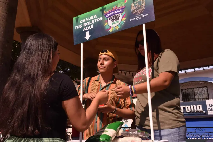 Canje de boletos para el Carnaval Emiliano Zapata 2025. Foto: Cortesía