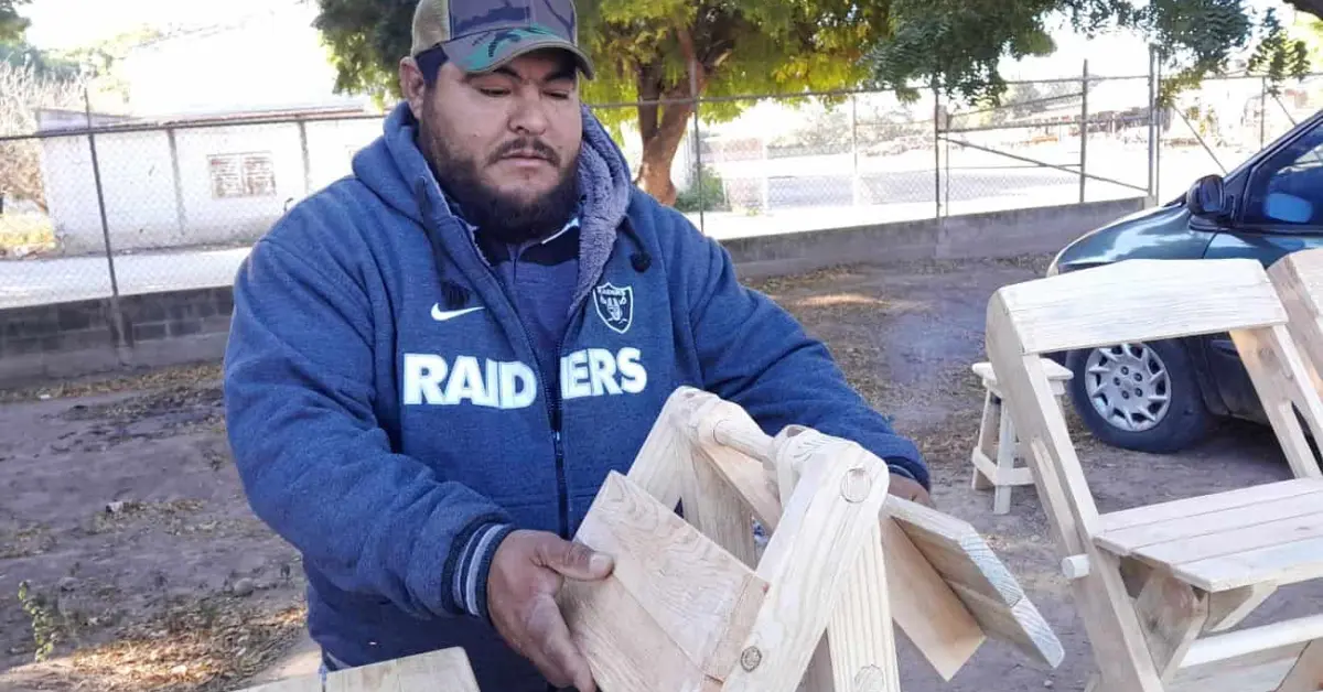 Jesús Ramón Romero, el carpintero de los muebles rústicos del Campo Cuba en Villa Juárez