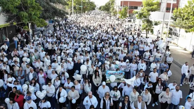 Rubén Rocha Moya destacó que los ciudadanos tienen derecho a expresarse y manifestarse libremente en favor de la paz. Foto: Lino Ceballos.
