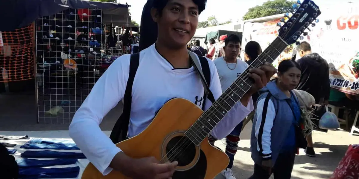 Daniel Cruz le pone ritmo y alegría al Tianguis de Villa Juárez