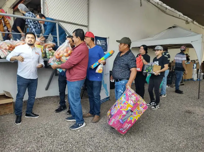 “Vamos por Culiacán” realiza segunda entrega de apoyo alimentario a músicos y meseros