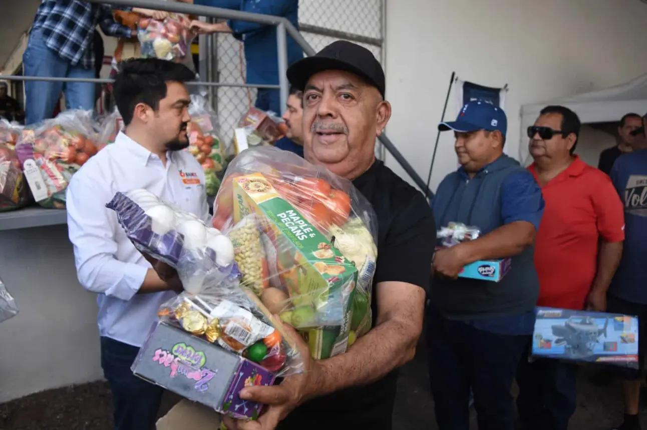 “Vamos por Culiacán” continúa su labor solidaria: Entrega segunda ronda de apoyo alimentario a músicos, meseros y eventistas. Foto: Lino Cabellos