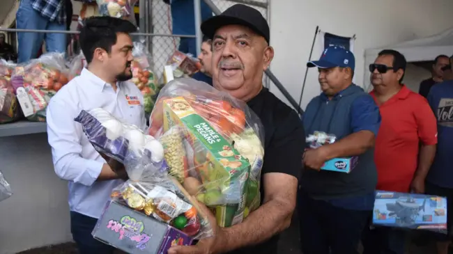 “Vamos por Culiacán” continúa su labor solidaria: Entrega segunda ronda de apoyo alimentario a músicos, meseros y eventistas. Foto: Lino Cabellos