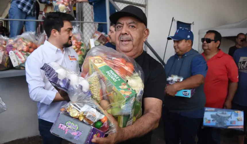 “Vamos por Culiacán” continúa su labor solidaria: Entrega segunda ronda de apoyo alimentario a músicos, meseros y eventistas. Foto: Lino Cabellos