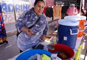 Alicia Rangel lleva sus gorditas y atoles a los tianguis de Culiacán y Villa Juárez