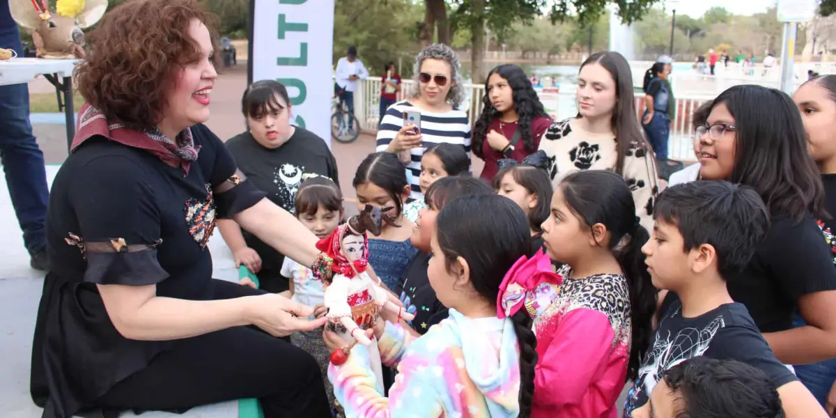 Georgina Martínez lleva a niños y adultos en un fascinante recorrido cultural con su cuento sobre Annia, la venadita danzante.