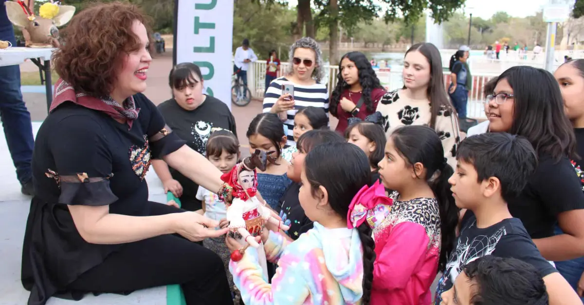 “Annia, la venadita que danza emociona a niños y adultos en el Parque Culiacán