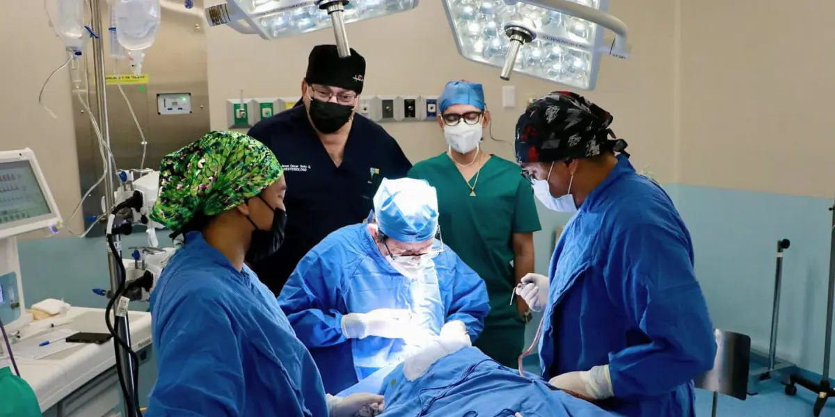 El Hospital Pediátrico de Sinaloa, con la inauguración de dos quirófanos de última tecnología, continúa su labor de transformar vidas, ofreciendo intervenciones más seguras y eficientes para los niños.