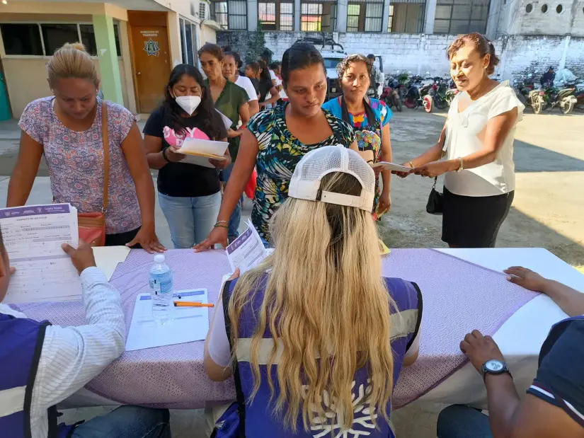 La Tarjeta Violeta de Guerrero entrega pagos de 2 mil pesos a las jefas de familia. Foto: Cortesía