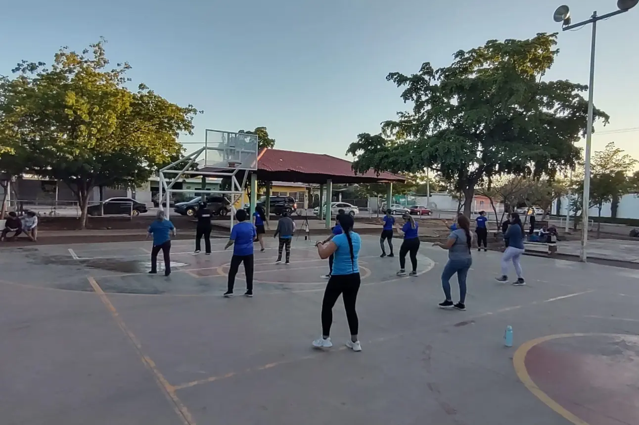 El parque de la colonia 21 de Marzo, ubicado al sur de Culiacán, ha sido un espacio de recreación y encuentro comunitario desde 1974. Foto: Juan Madrigal