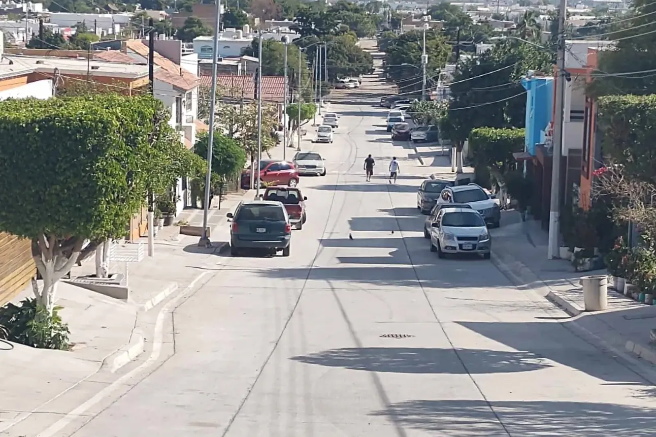 La pavimentación de la calle Presidente Manuel Canalizo  en la colonia Lázaro Cárdenas demuestra cómo las obras de infraestructura mejoran tanto la funcionalidad como el bienestar y la seguridad de una comunidad. Foto: Juan Madrigal