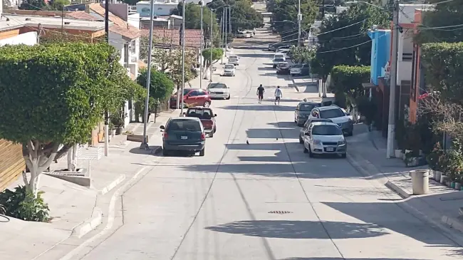 La pavimentación de la calle Presidente Valentín Canalizo en la colonia Lázaro Cárdenas demuestra cómo las obras de infraestructura mejoran tanto la funcionalidad como el bienestar y la seguridad de una comunidad. Foto: Juan Madrigal