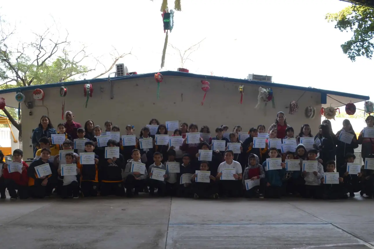 Niños y niñas de la primaria Juan Rulfo vivieron una experiencia única al poner en práctica sus ideas de negocio en el evento “Jugamos a Emprender”. Foto: Juan Madrigal