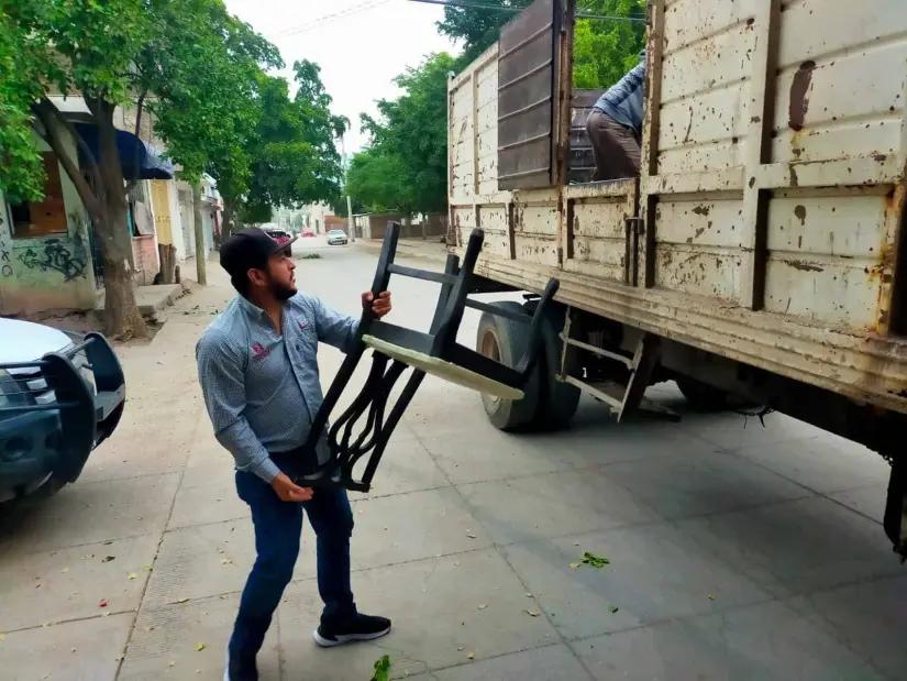 Vecinos de La Costera en Culiacán se suman a la Campaña de Descacharrización 