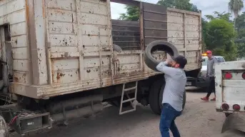 Vecinos de La Costera en Culiacán se suman a la Campaña de Descacharrización