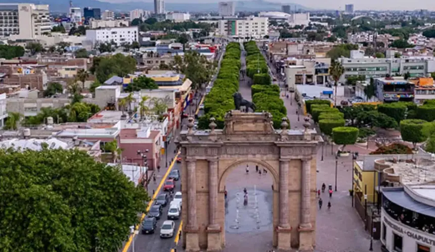 El Arco de la Calzada es un monumento imperdible al visitar la ciudad de León.