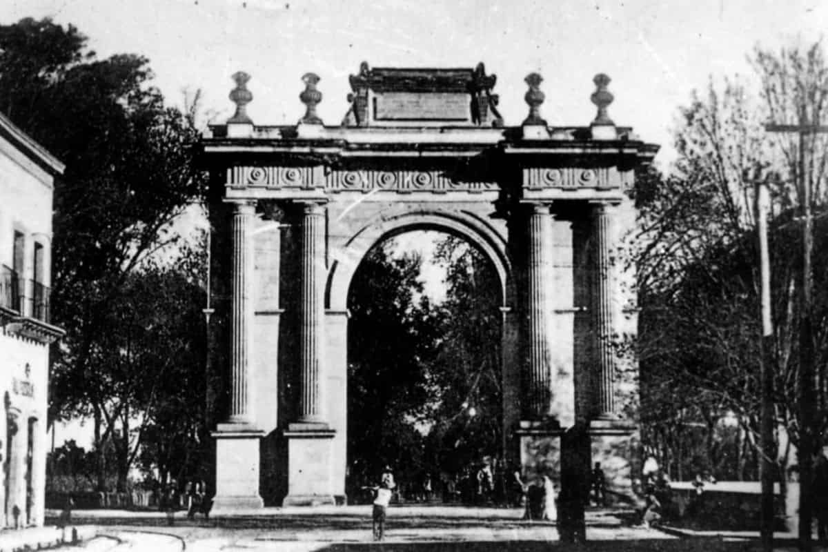 No te puedes perder el ícono de la ciudad de León, el Arco de la Calzada