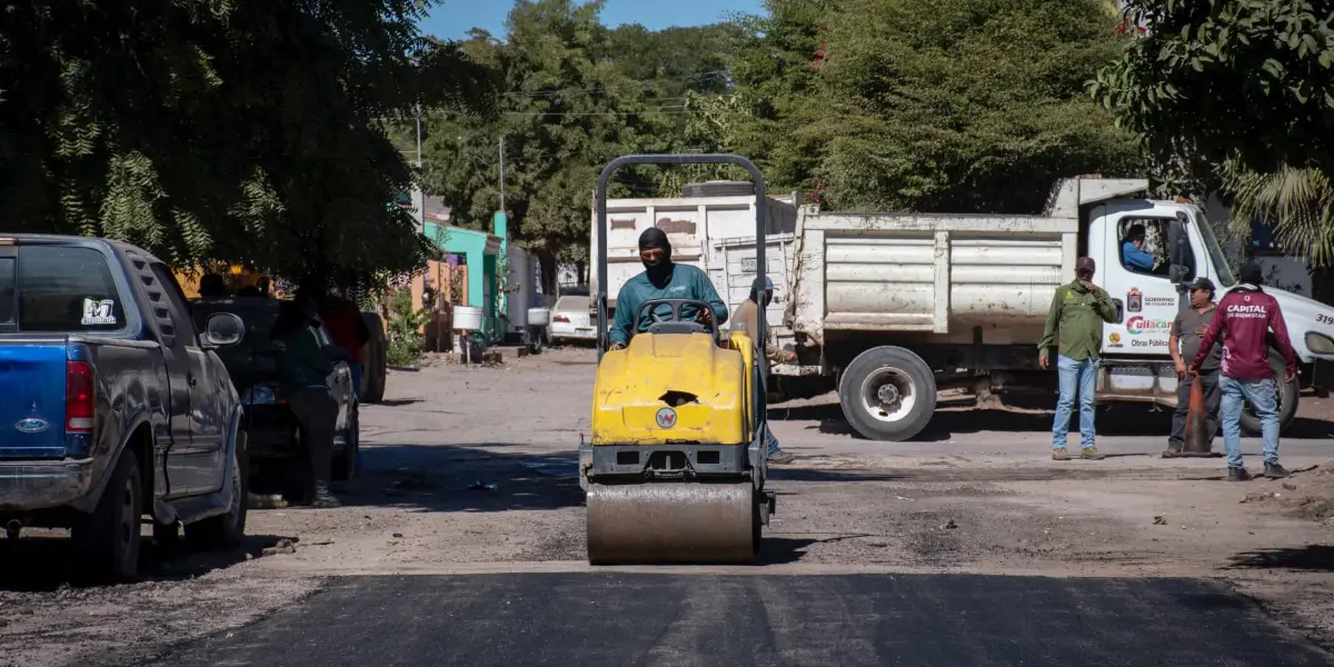 Avanza el reencarpetado y mejoras viales en Culiacán para garantizar traslados más seguros en la capital sinaloense. 