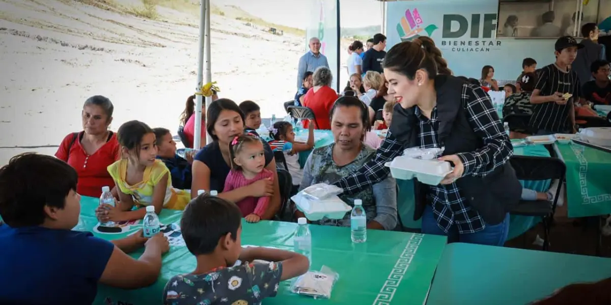 DIF Culiacán atiende a 250 familias con su cocina móvil en la colonia Ampliación Bicentenario en Culiacán.