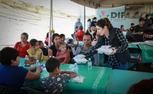 Alajibua del DIF Culiacán lleva alimento caliente a la colonia Bicentenario